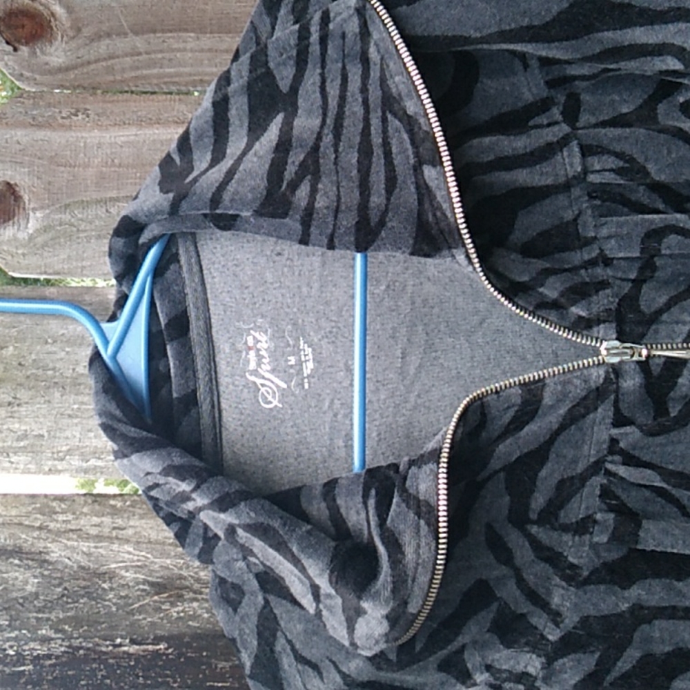 Black & Silver Velour ZipperedJacket (M) - Picture 2 of 10